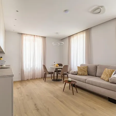 De Luxe Adriatic 2 Apartment Split